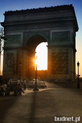 Łuk triumfalny na placu Charles de Gaule